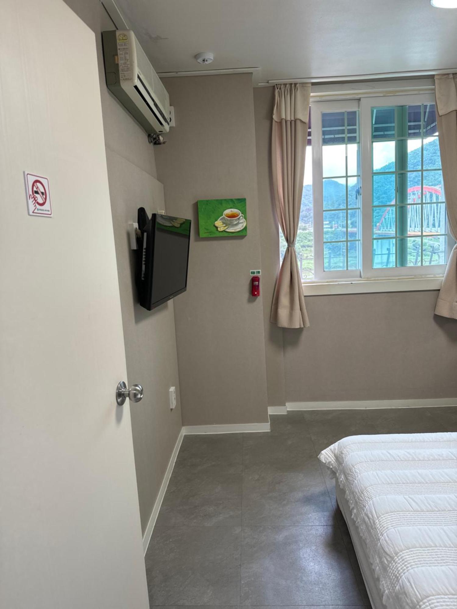 Danyang Rio 127 Guesthouse Екстериор снимка