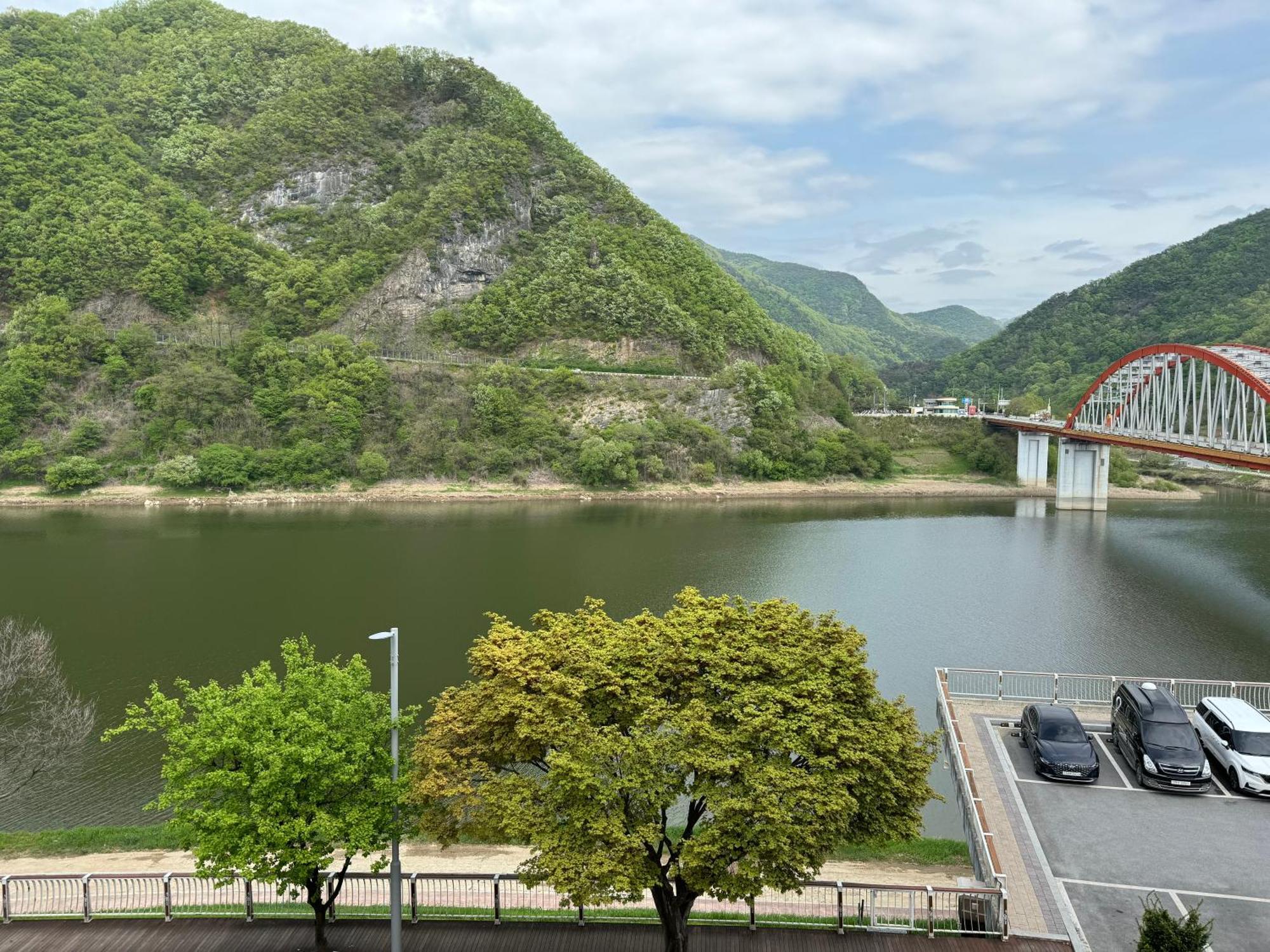 Danyang Rio 127 Guesthouse Екстериор снимка